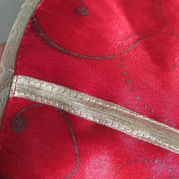 Pier 1 imports Christmas table runner. - Picture 6 of 15